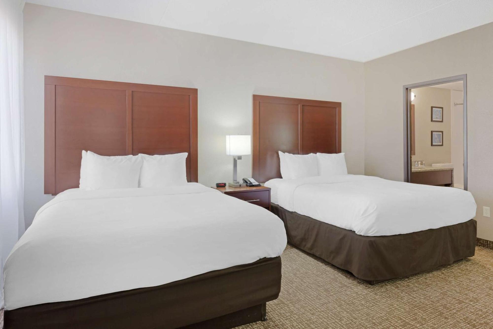Comfort Inn & Suites Wichita Extérieur photo