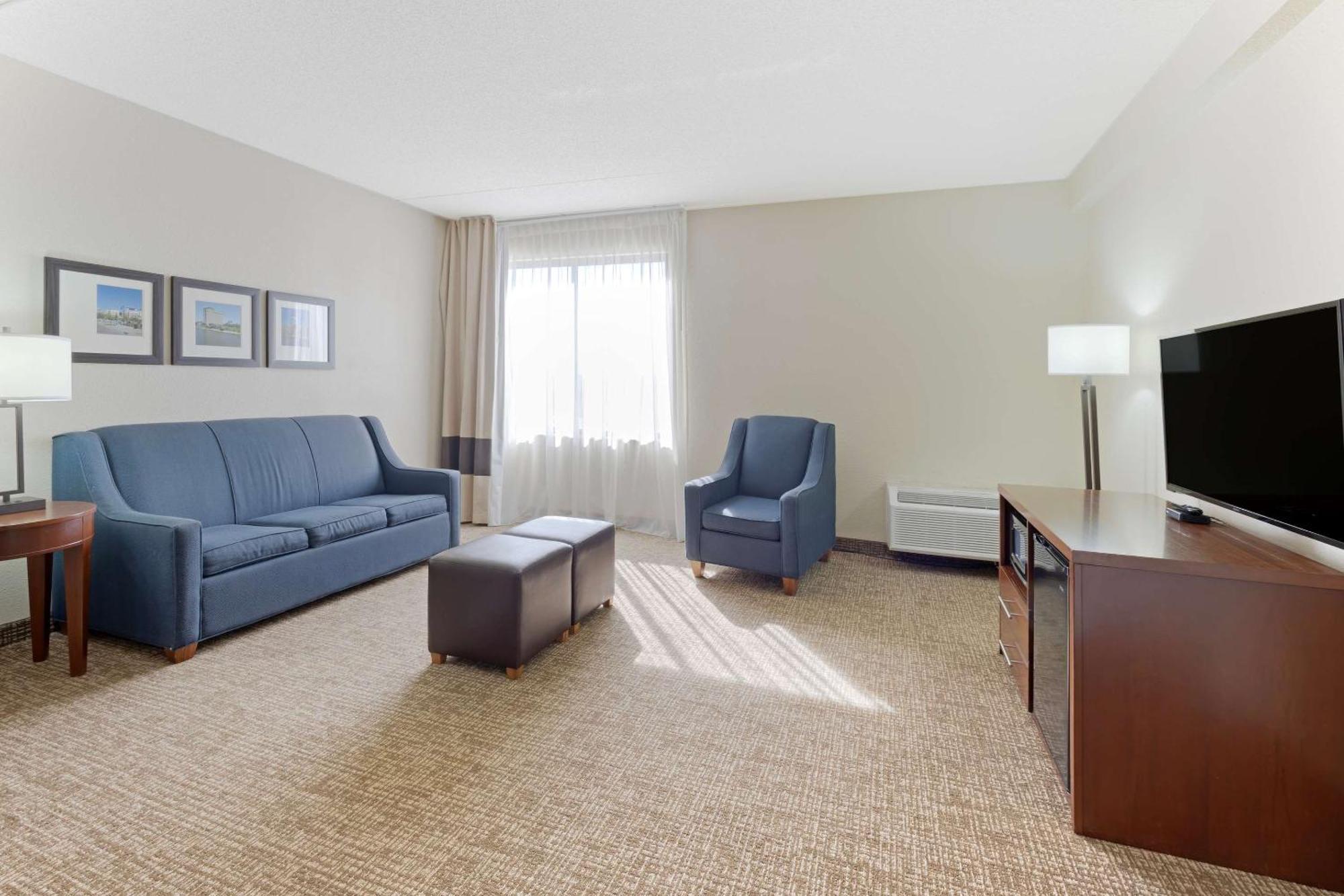 Comfort Inn & Suites Wichita Extérieur photo