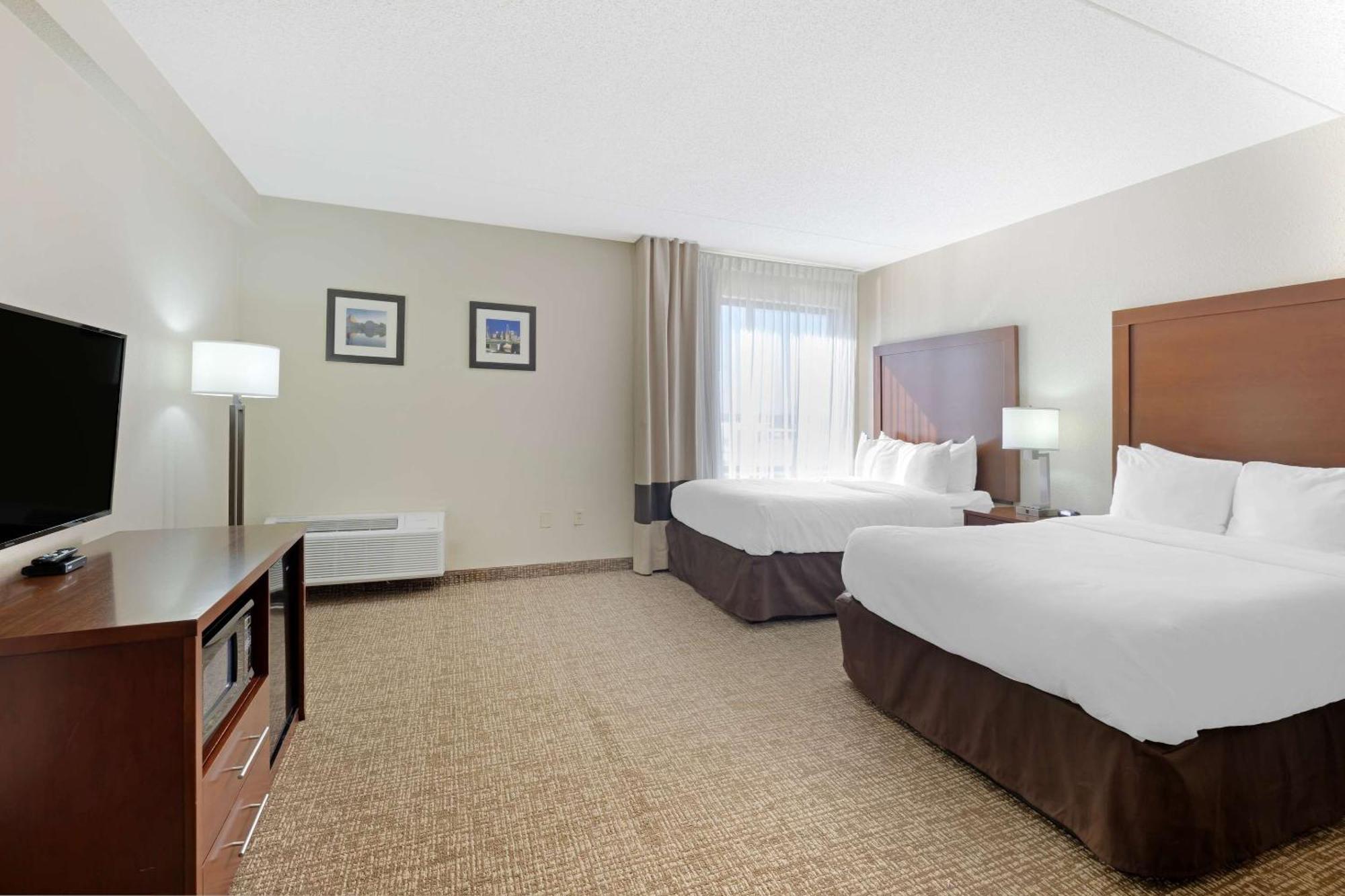 Comfort Inn & Suites Wichita Extérieur photo