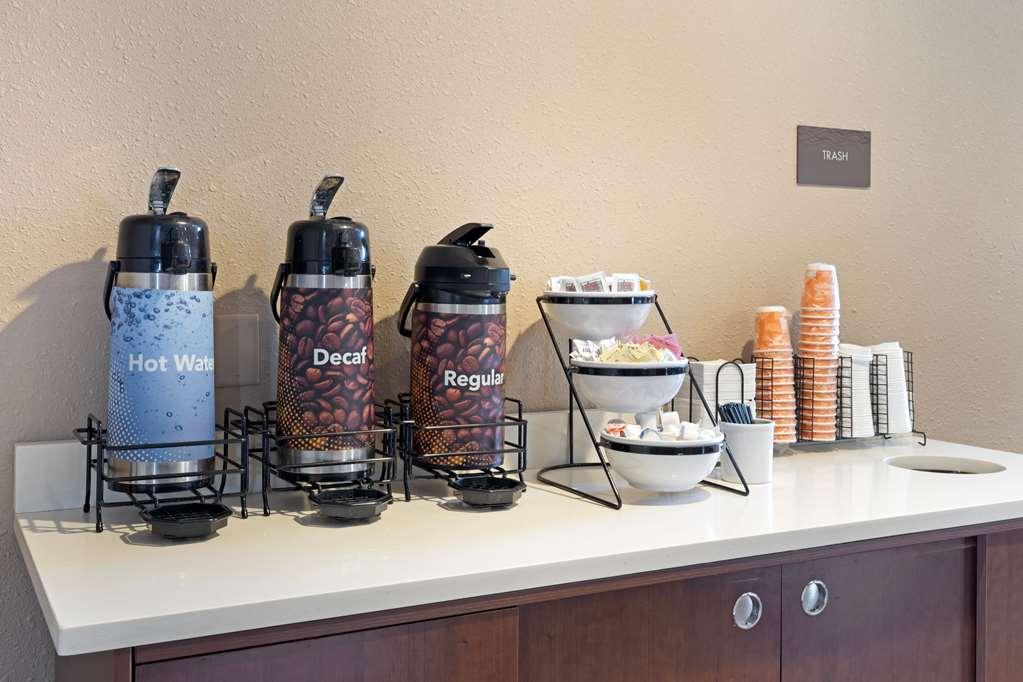 Comfort Inn & Suites Wichita Restaurant photo