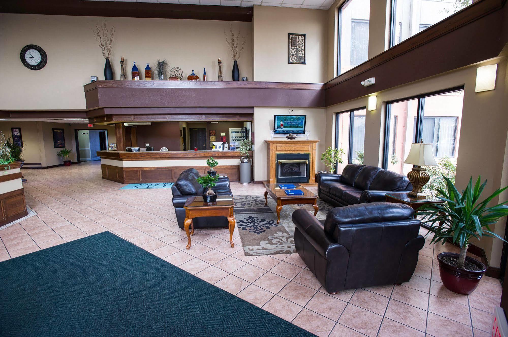 Comfort Inn & Suites Wichita Extérieur photo