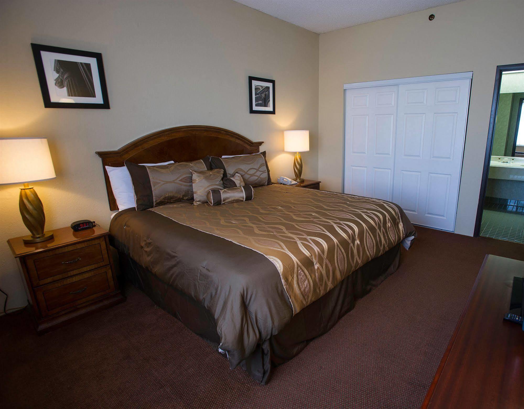 Comfort Inn & Suites Wichita Extérieur photo